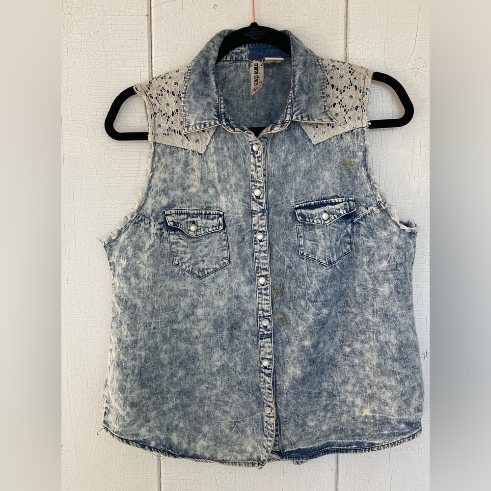 mimi chica boho denim vest with lace detailing, size L